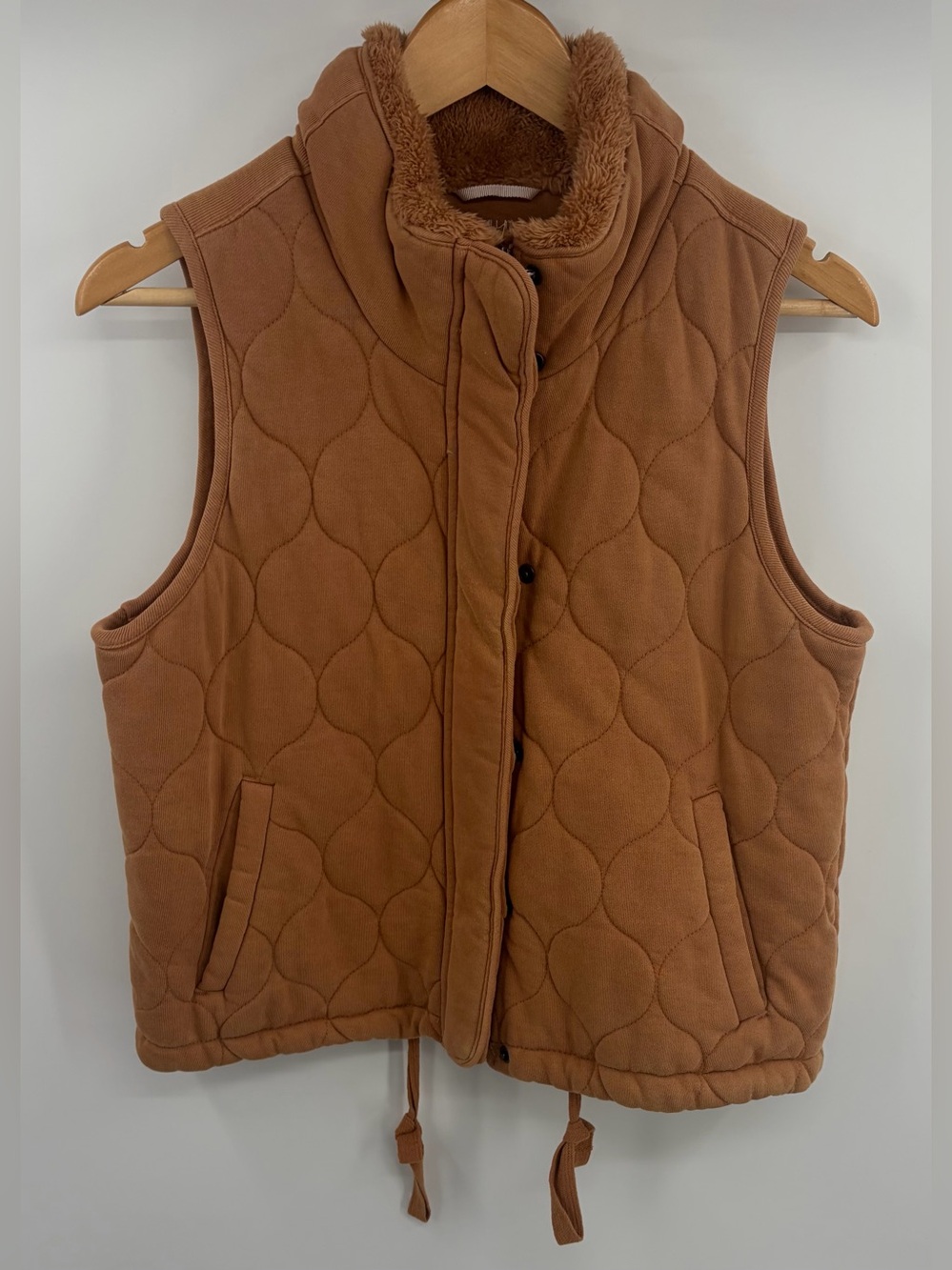 Calia quilted full zip snap front vest camel tan women’s S cozy chic